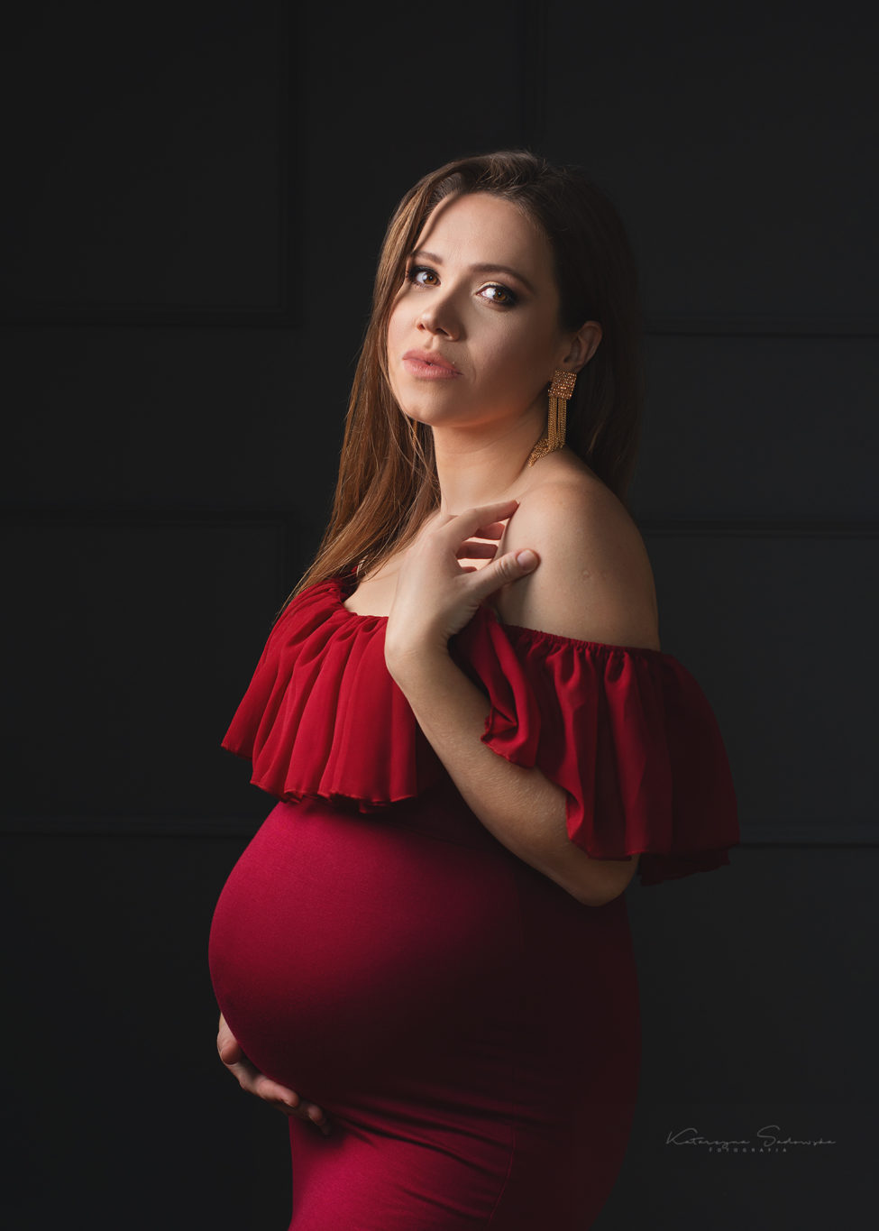 zdjęcie ciążowe w sukni hiszpance