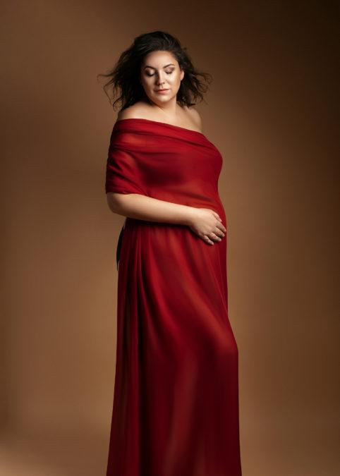 fotografia-ciążowa-w-materiale-jak-suknia