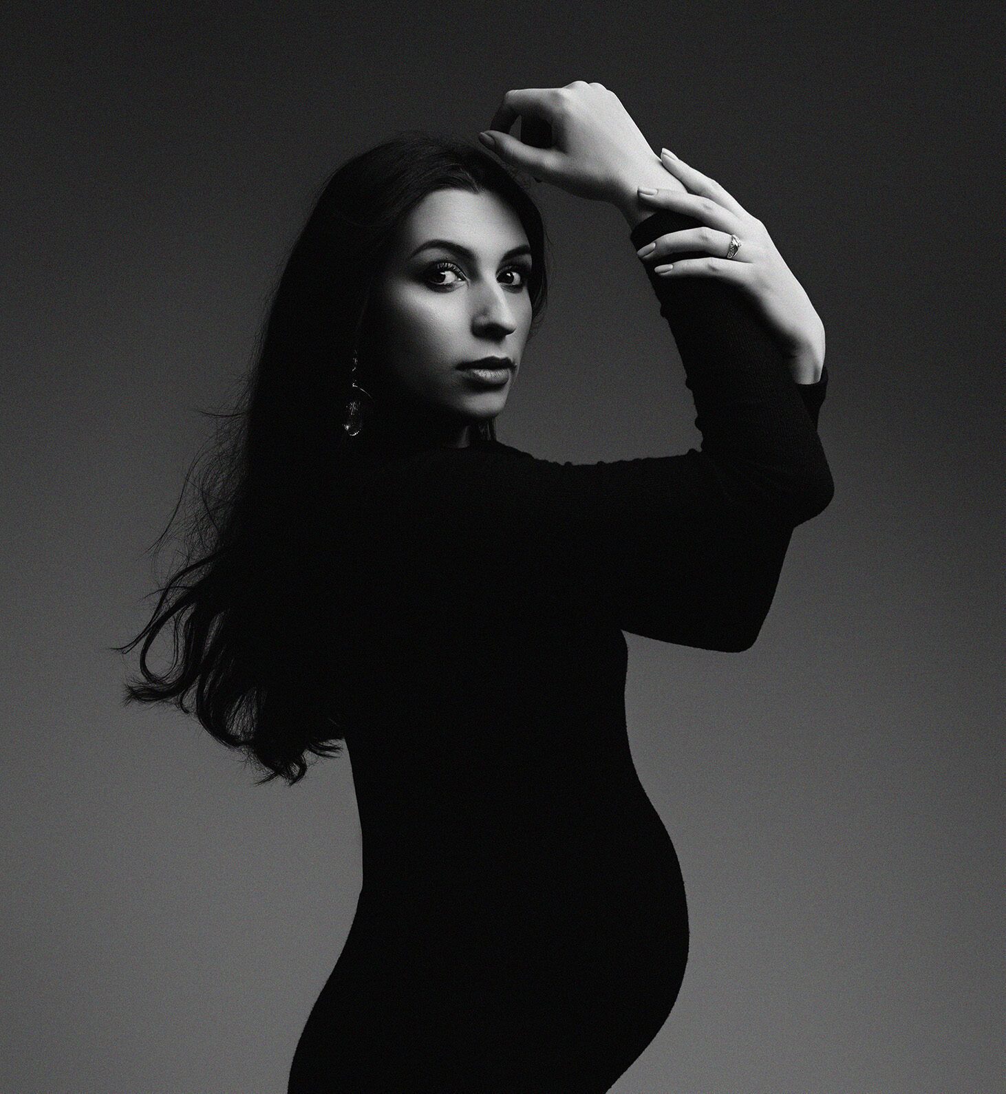 sesja ciążowa czarno biała